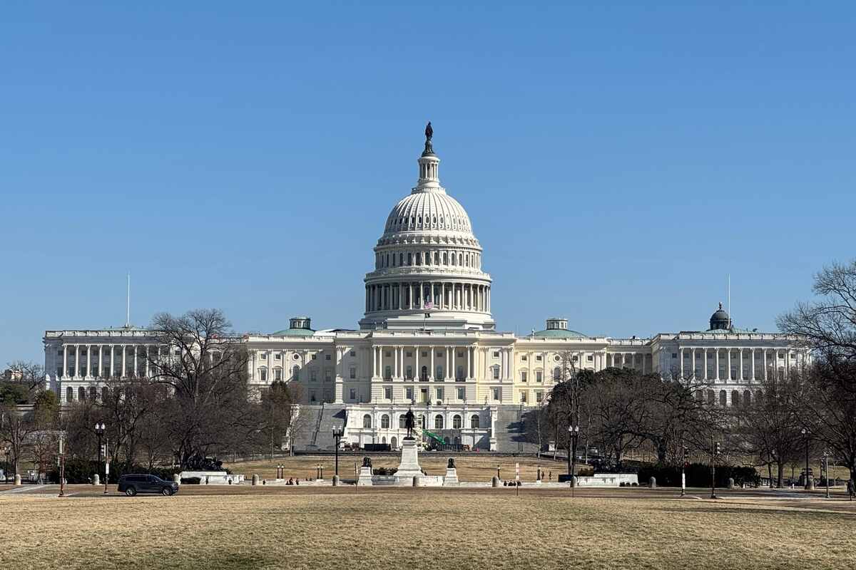 Blockchain Association Lobbies Senators to Pass CLARITY Act