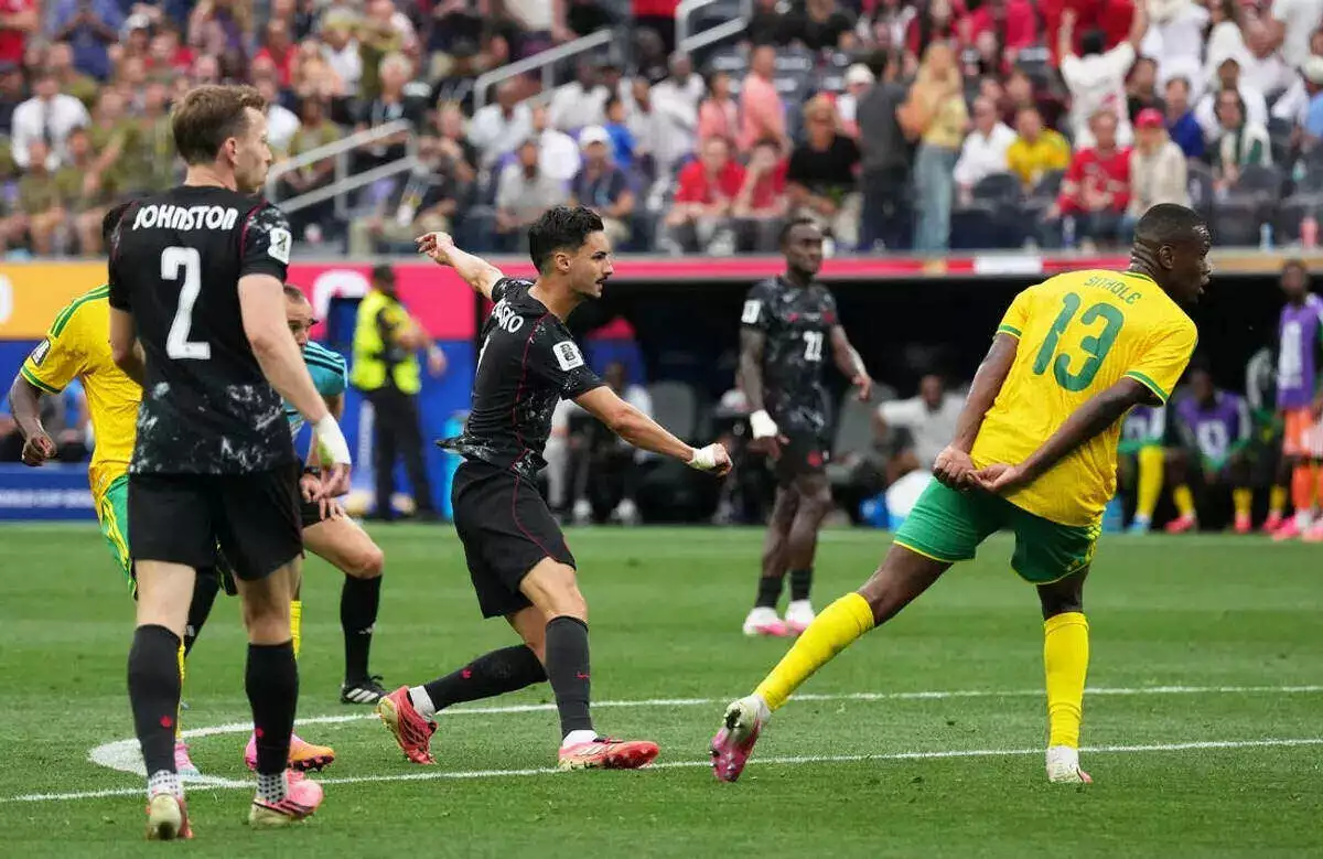 Canada's Stephen Eustaquio scores their first goal vs South Africa at the World Cup