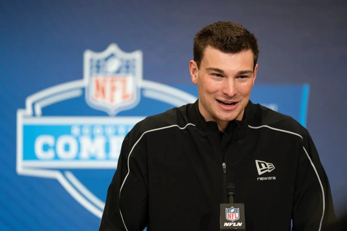 NFL Offensive Rookie of the Year Predictions & Picks: Jeremiyah Love and Fernando Mendoza Favored