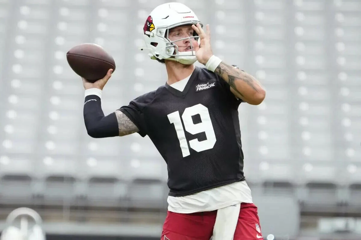Cardinals quarterback Carson Beck throws during practice