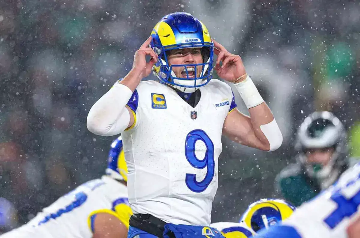 Los Angeles Rams quarterback Matthew Stafford plays against the Philadelphia Eagles