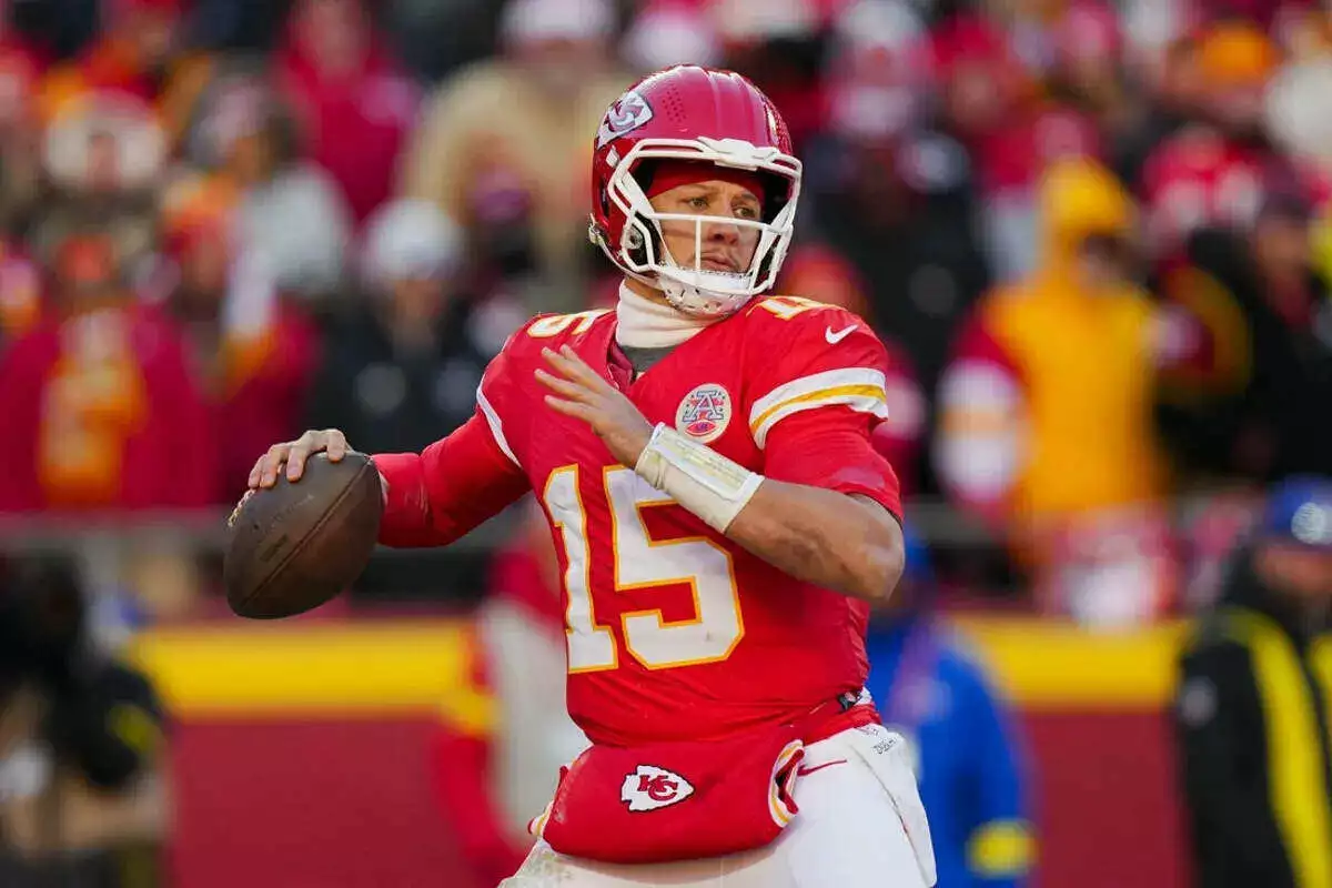 Kansas City Chiefs quarterback Patrick Mahomes throws a pass