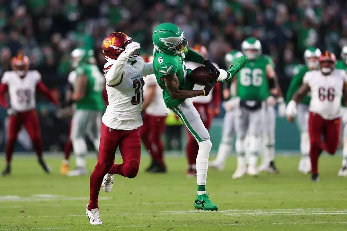 Philadelphia Eagles wide receiver Devonta Smith makes a catch as Washington Commanders