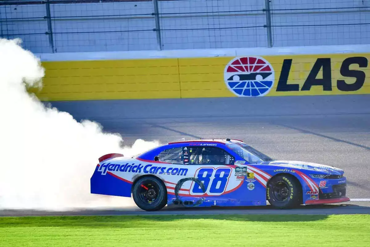 Kyle Larson celebrates his victory of the LiUNA! at Las Vegas Motor Speedway