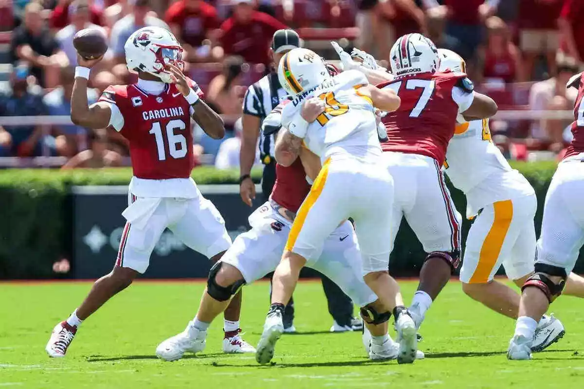 Tennessee v South Carolina NCAAF Predictions (10/24/2026): Latest News, Picks & Market Movements