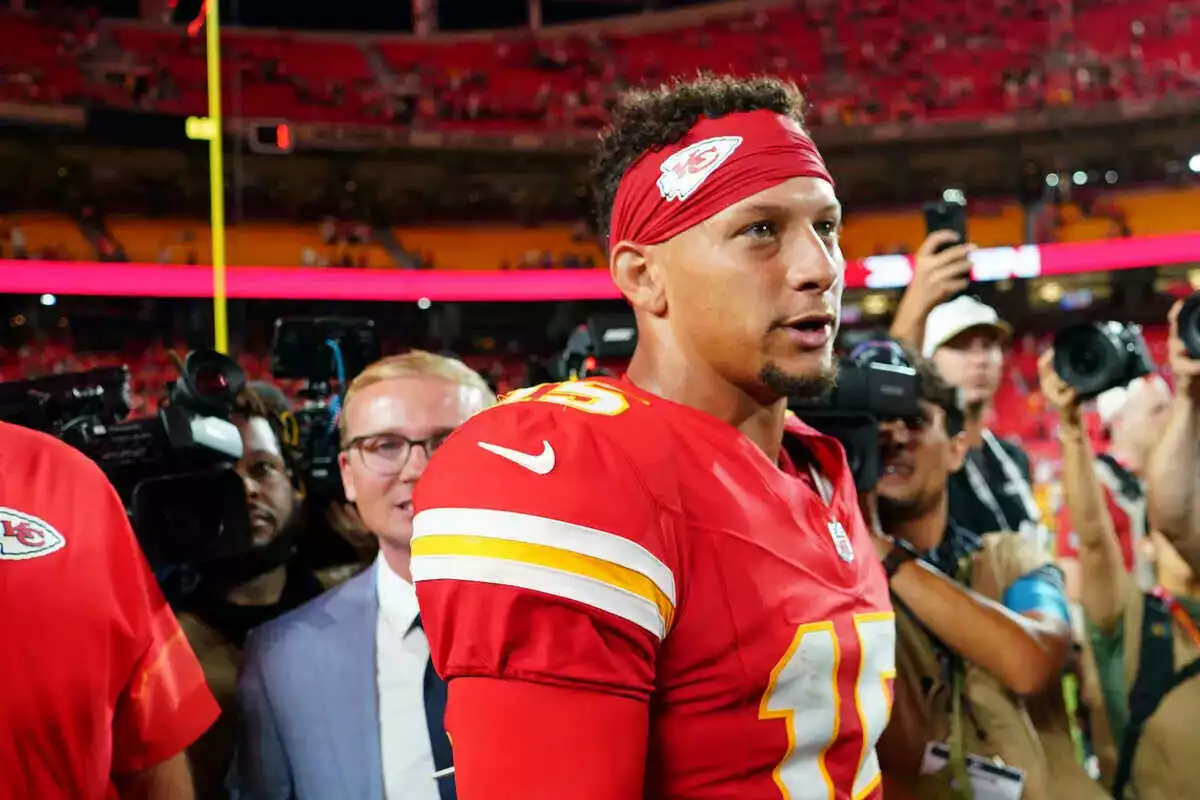 Los Angeles Chargers v Kansas City Chiefs Predictions (10/18/2026): Latest News, Picks & Market Movements