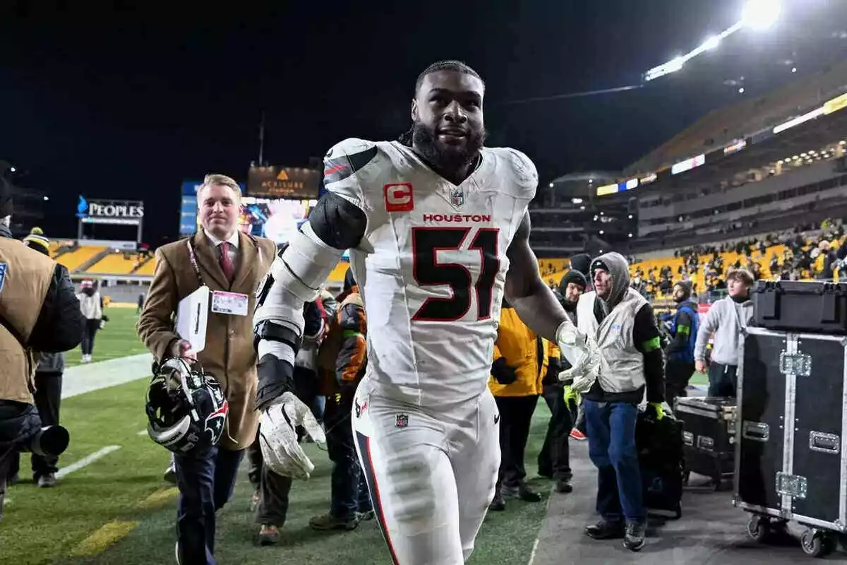 Texans defensive end Will Anderson leaves the field